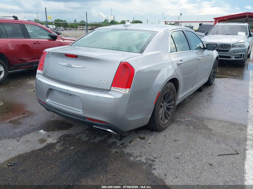2C3CCAAG0HH560179 2017 CHRYSLER 300 photo no. 4