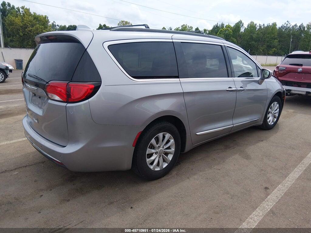2C4RC1BG4HR569840 2017 CHRYSLER PACIFICA photo no. 4
