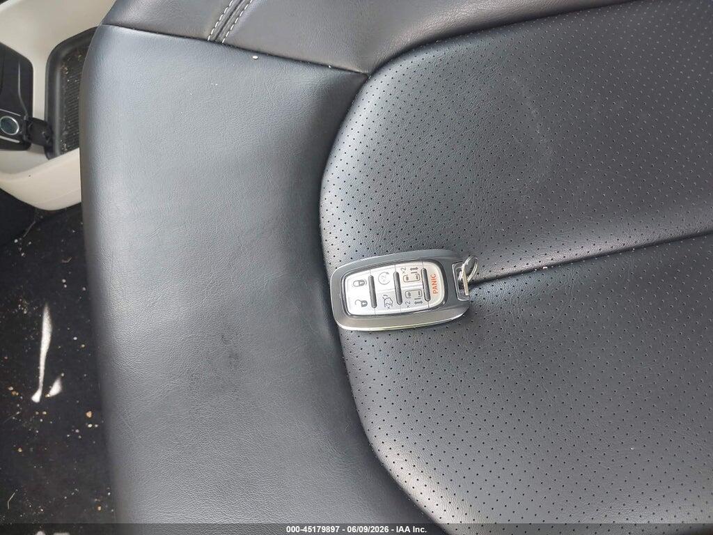 2C4RC1L72PR562592 2023 CHRYSLER PACIFICA HYBRID photo no. 11