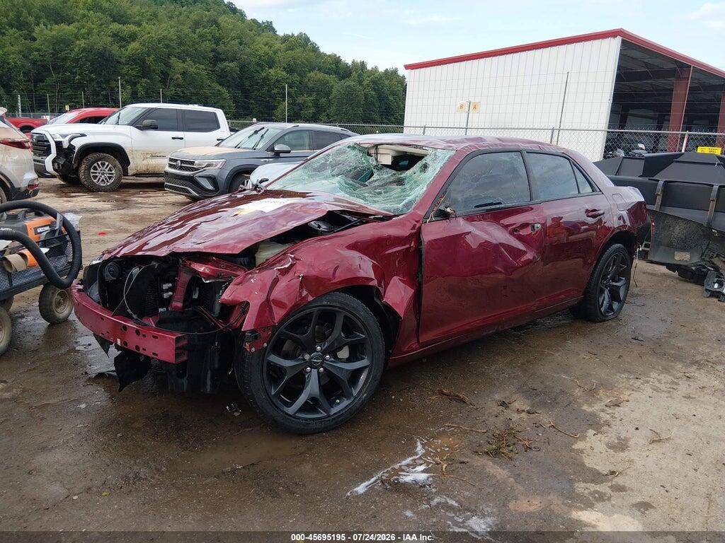 2C3CCAAG6PH561187 2023 CHRYSLER 300 photo no. 2