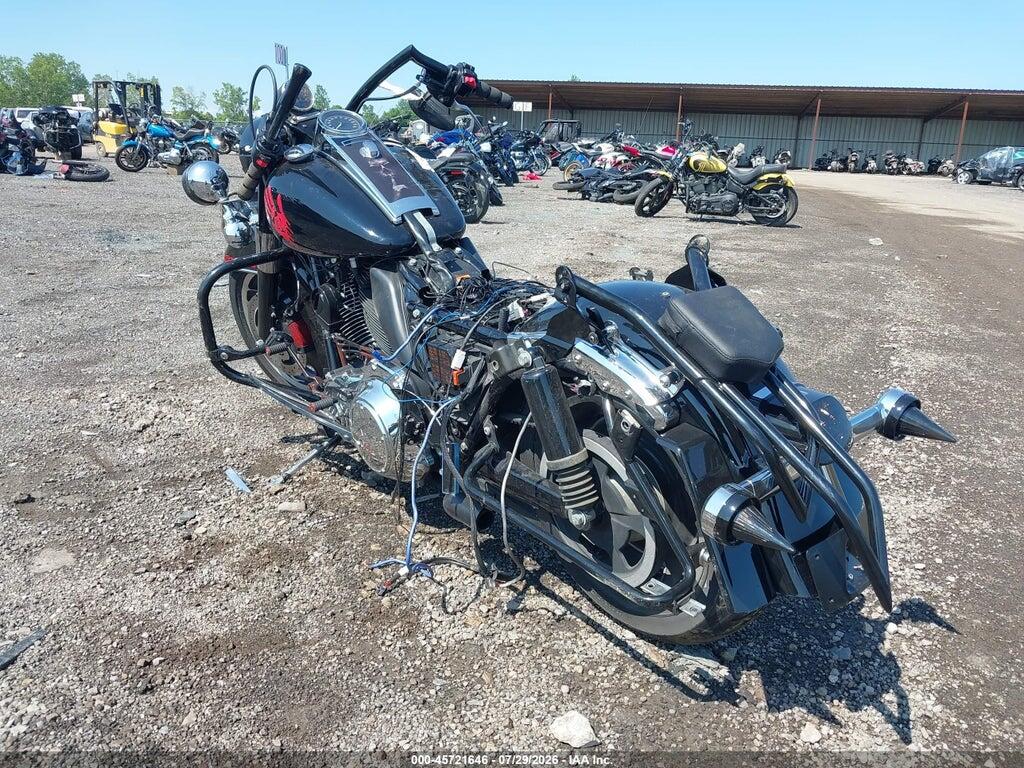 1HD1FHM11AB672271 2010 HARLEY-DAVIDSON FLHP photo no. 3