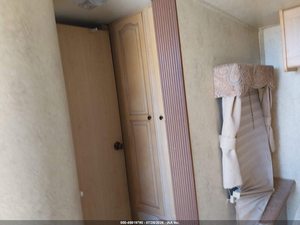 4X4TFLF24B1838237 2011 FOREST RIVER FLAGSTAFF 30WRKSS photo no. 12