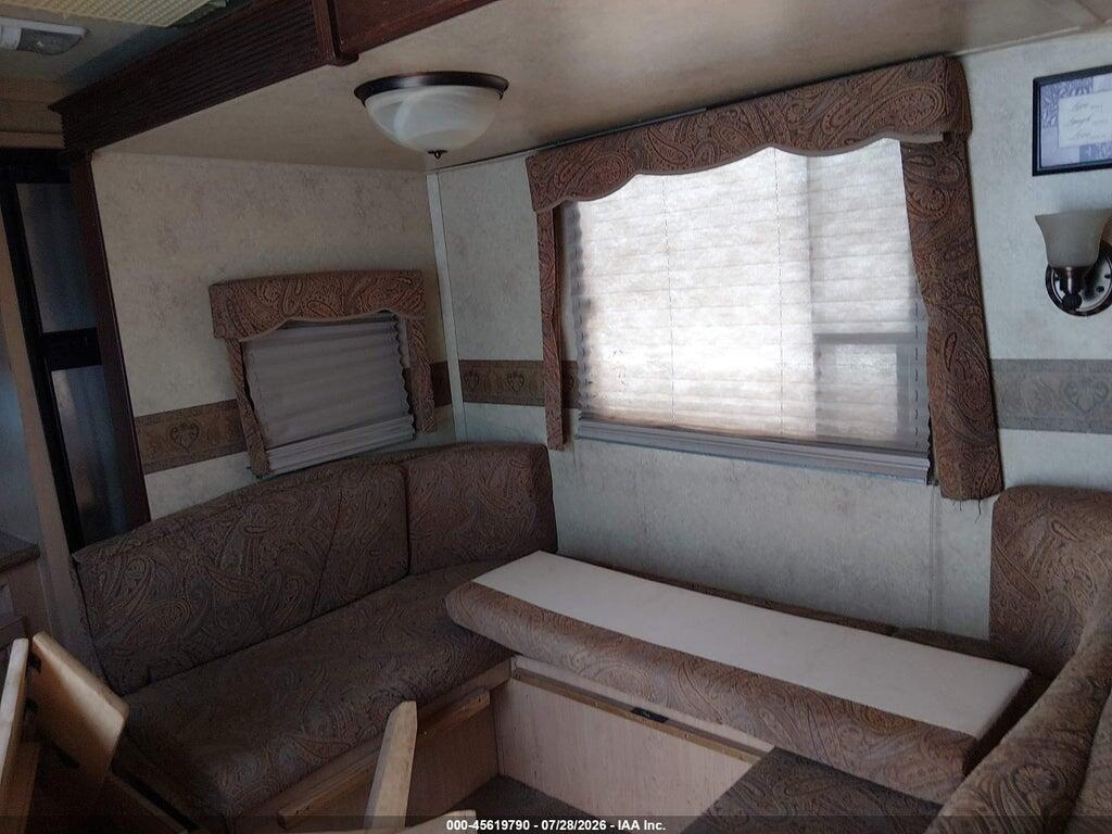 4X4TFLF24B1838237 2011 FOREST RIVER FLAGSTAFF 30WRKSS photo no. 7