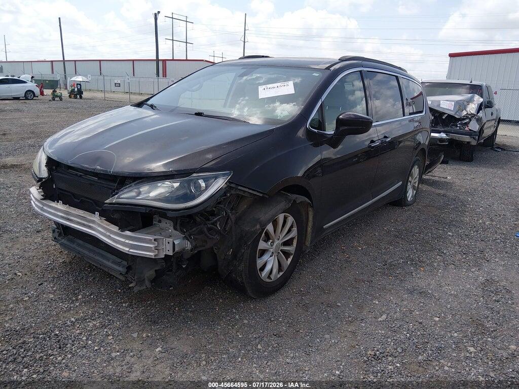 2C4RC1BG9HR587749 2017 CHRYSLER PACIFICA photo no. 2