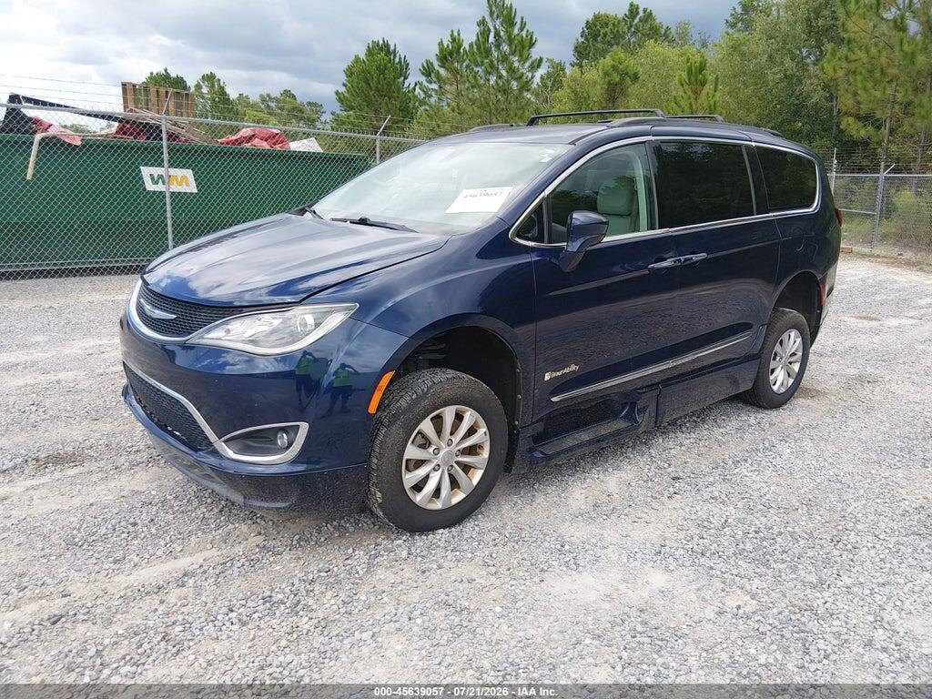 2C4RC1BG3HR633530 2017 CHRYSLER PACIFICA photo no. 2
