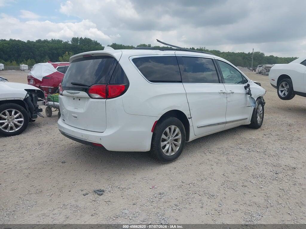 2C4RC1BG5HR656565 2017 CHRYSLER PACIFICA photo no. 4