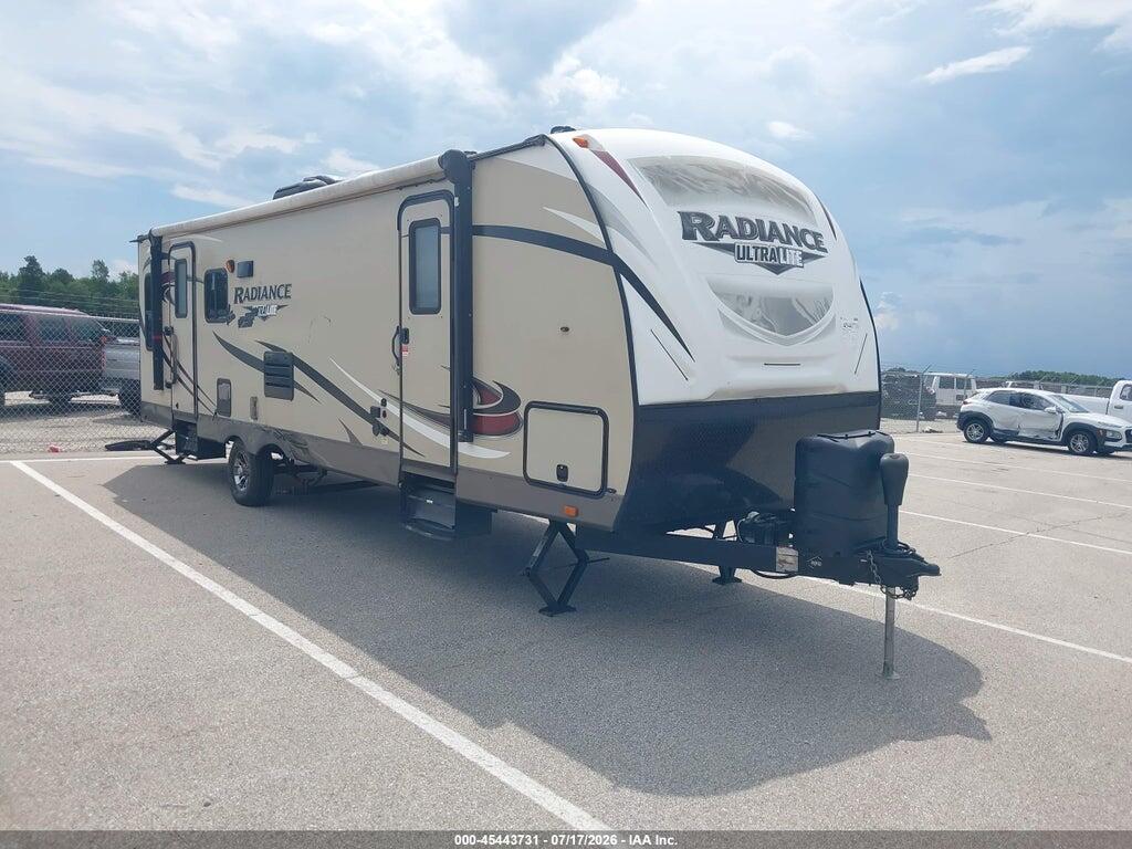 5RXFB3229H2339261 2017 CRUISER RADIANCE 25 RL photo no. 1