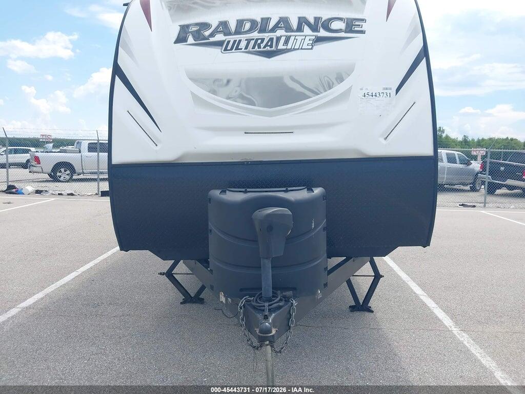 5RXFB3229H2339261 2017 CRUISER RADIANCE 25 RL photo no. 10