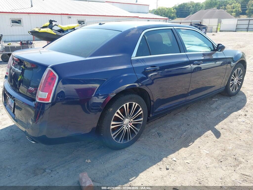 2C3CCAGG1EH207453 2014 CHRYSLER 300 photo no. 4