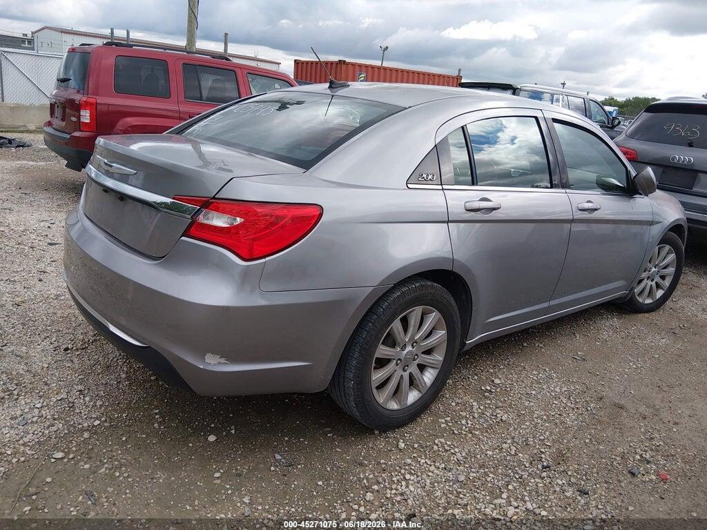 1C3CCBBG6EN105795 2014 CHRYSLER 200 photo no. 4
