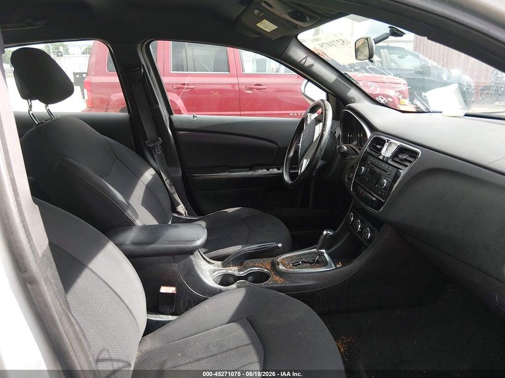 1C3CCBBG6EN105795 2014 CHRYSLER 200 photo no. 5