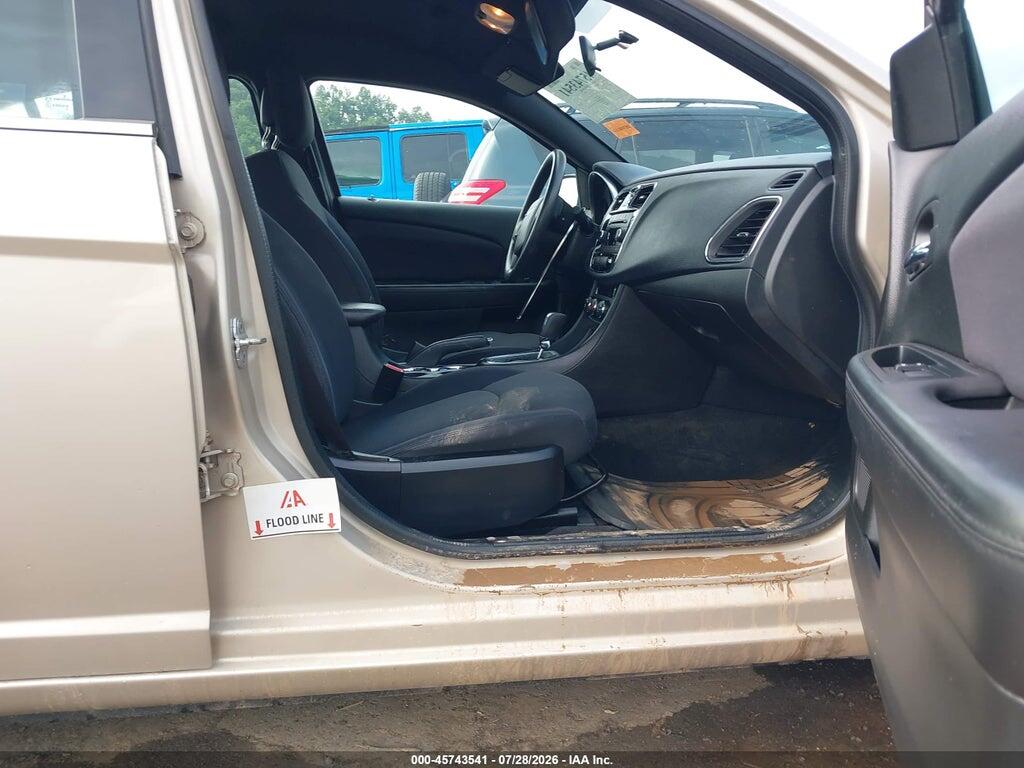 1C3CCBAB7EN123633 2014 CHRYSLER 200 photo no. 6