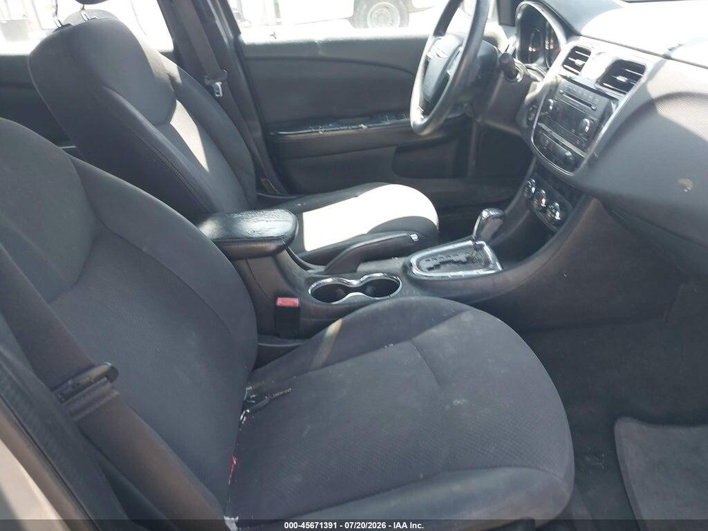 1C3CCBAB4EN122679 2014 CHRYSLER 200 photo no. 5