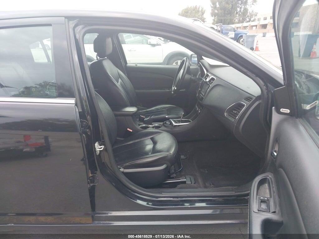 1C3CCBCG1EN100227 2014 CHRYSLER 200 photo no. 5