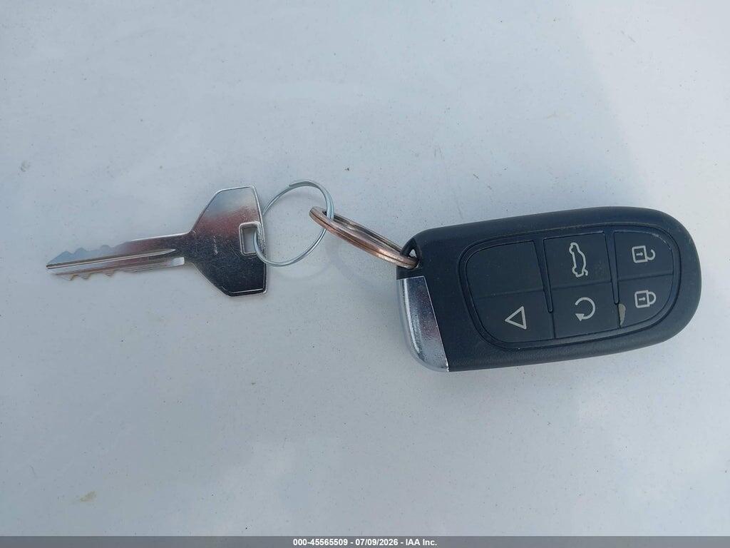 2C3CCAGGXEH331365 2014 CHRYSLER 300 photo no. 11
