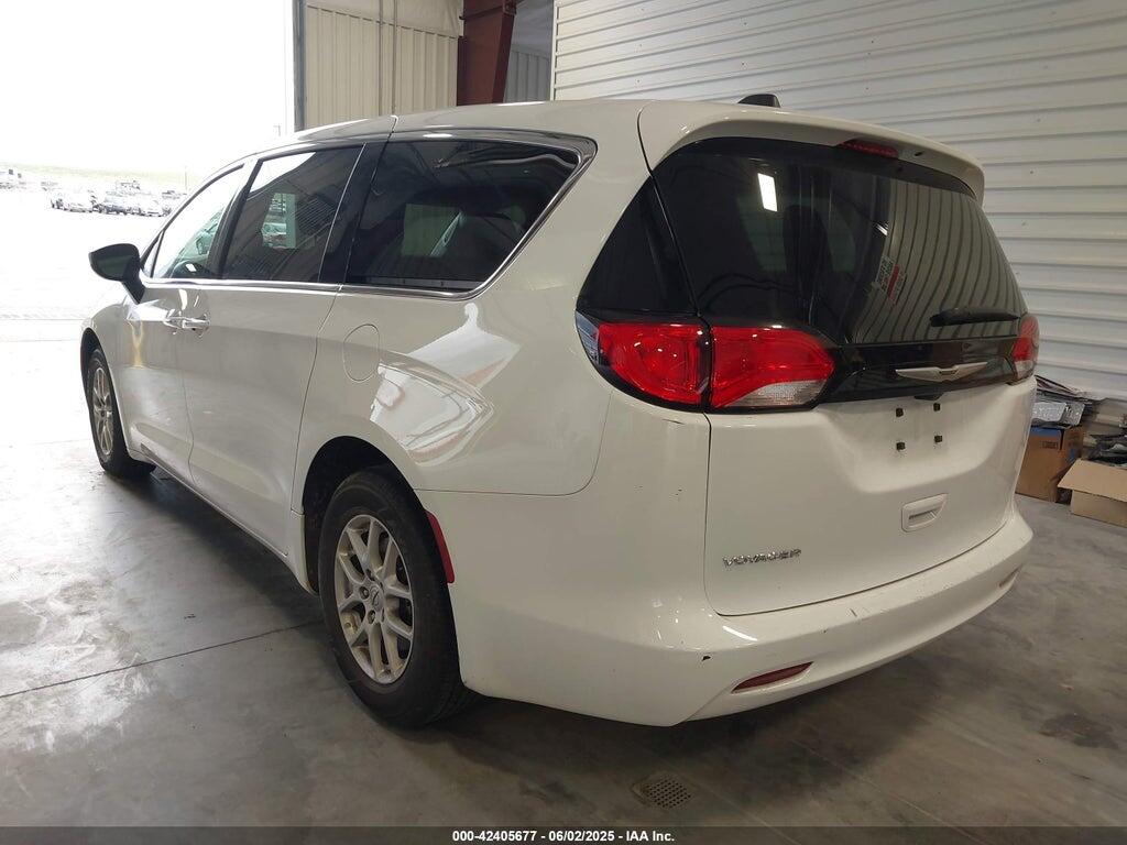 2C4RC1CG9PR533946 2023 CHRYSLER VOYAGER photo no. 3