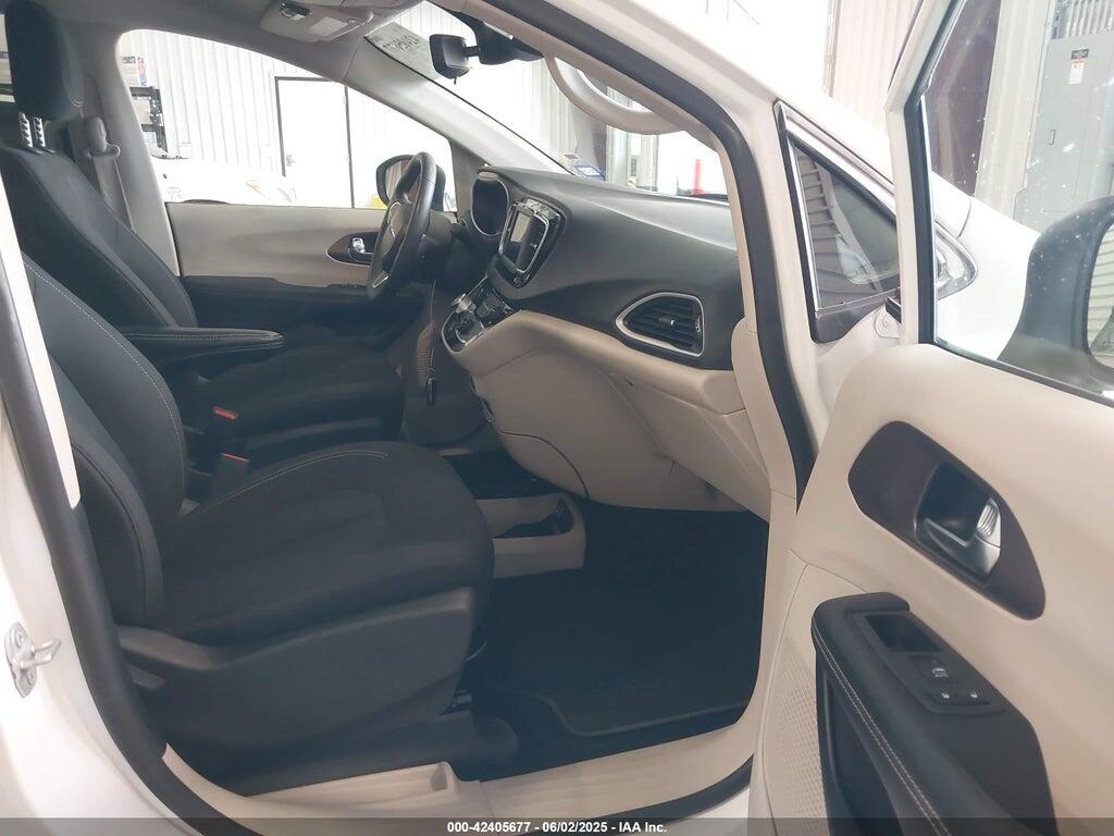 2C4RC1CG9PR533946 2023 CHRYSLER VOYAGER photo no. 5