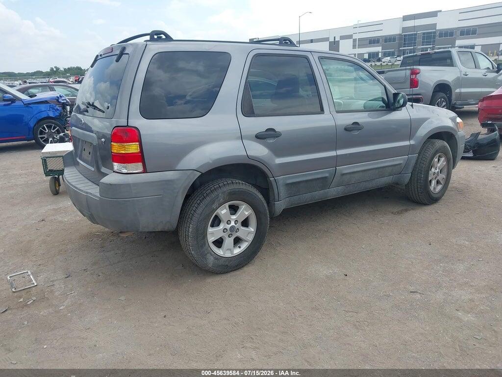 1FMCU03127KC07375 2007 FORD ESCAPE photo no. 4