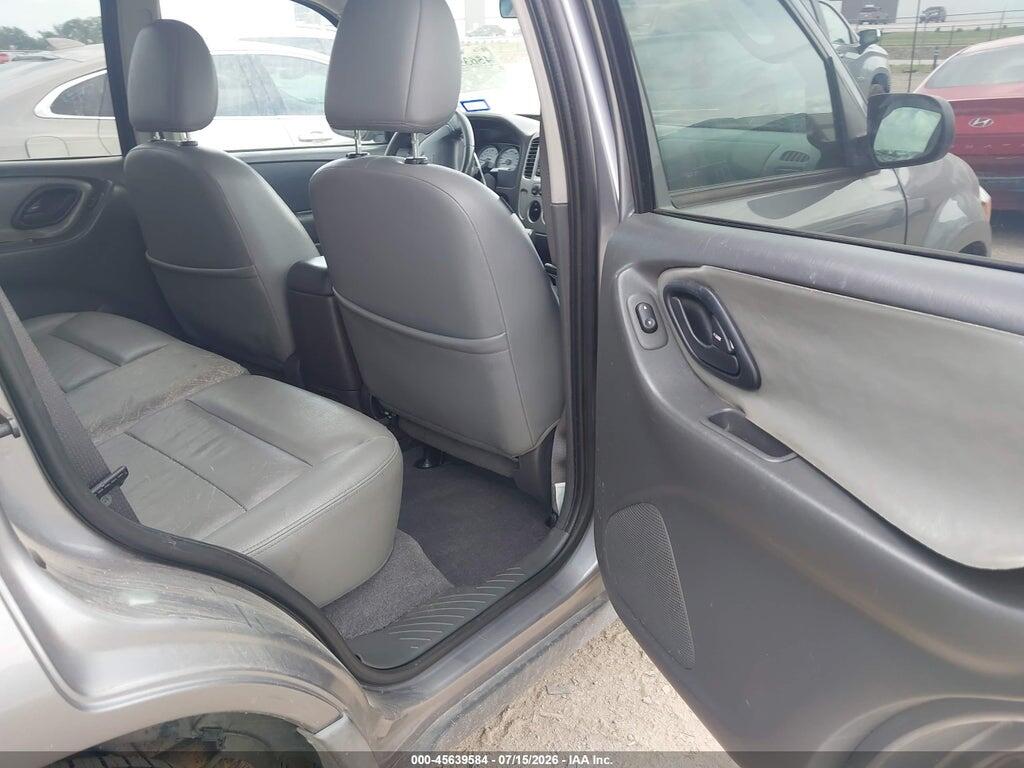 1FMCU03127KC07375 2007 FORD ESCAPE photo no. 8