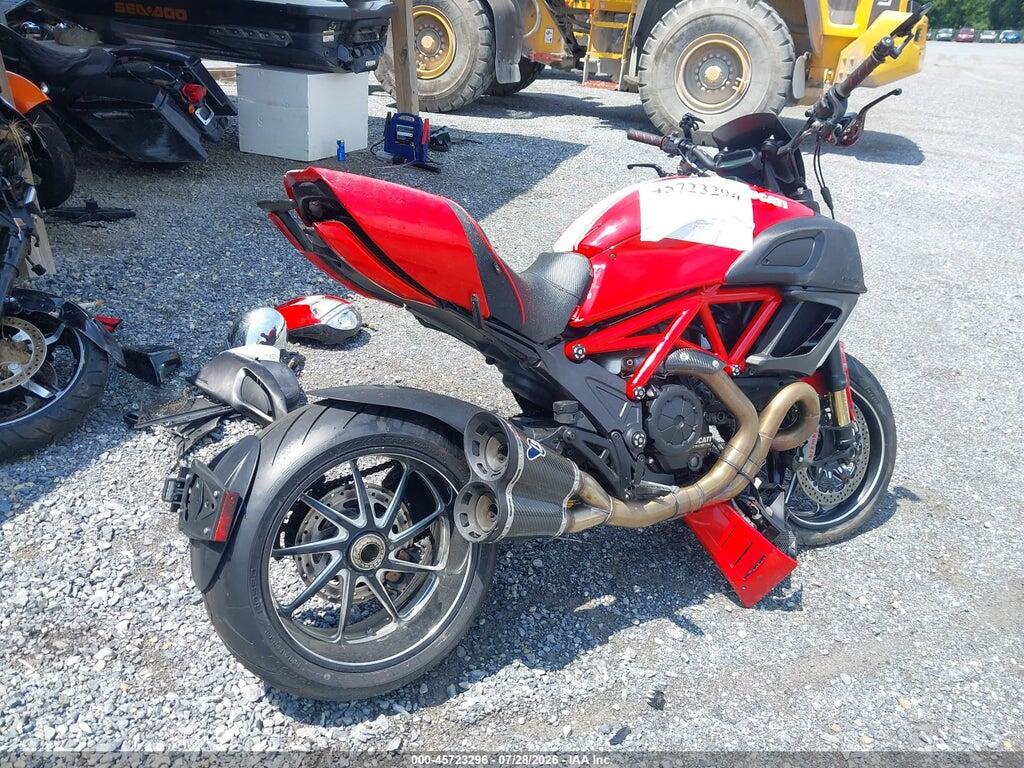 ZDM13BLW0DB015541 2013 DUCATI DIAVEL photo no. 4