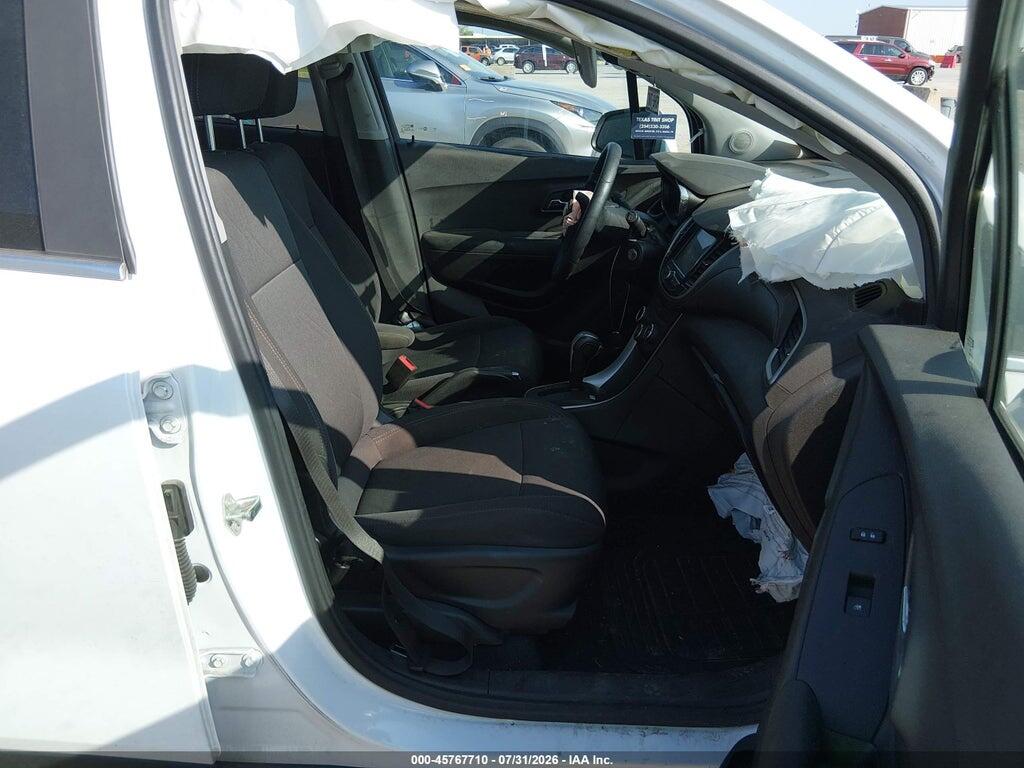 3GNCJLSB8JL379285 2018 CHEVROLET TRAX photo no. 5