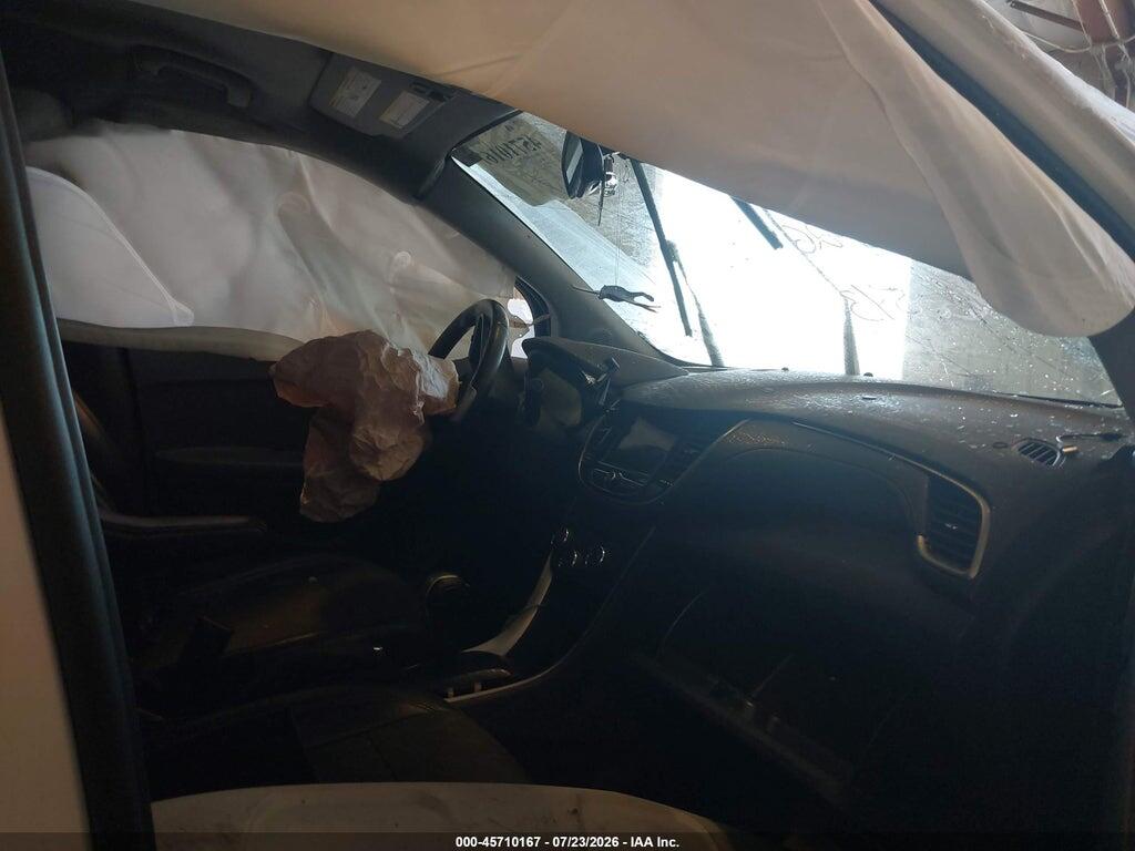3GNCJLSB1JL260543 2018 CHEVROLET TRAX photo no. 5