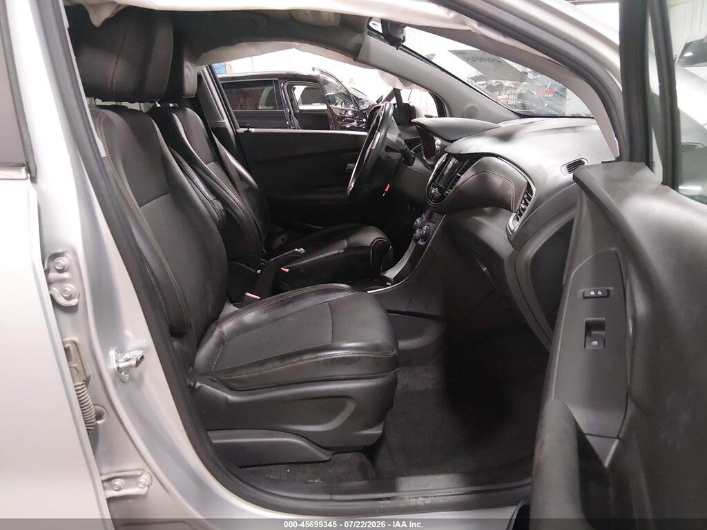 KL7CJLSB0JB675005 2018 CHEVROLET TRAX photo no. 5
