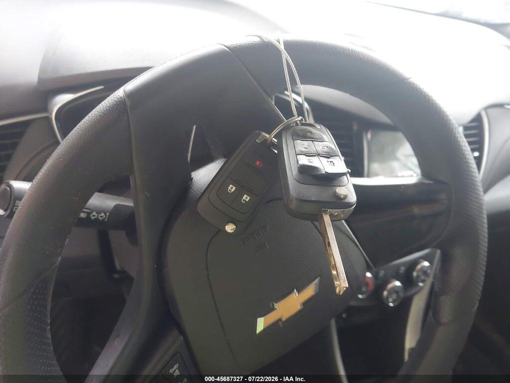 KL7CJKSB8JB570559 2018 CHEVROLET TRAX photo no. 11