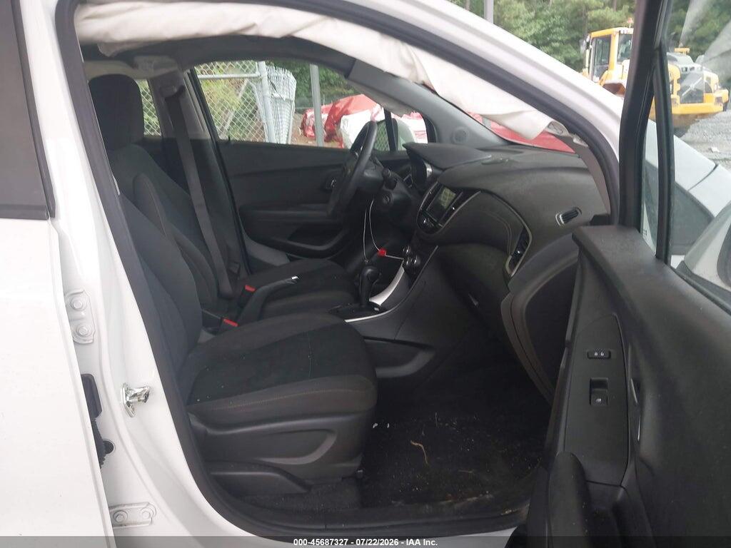 KL7CJKSB8JB570559 2018 CHEVROLET TRAX photo no. 5