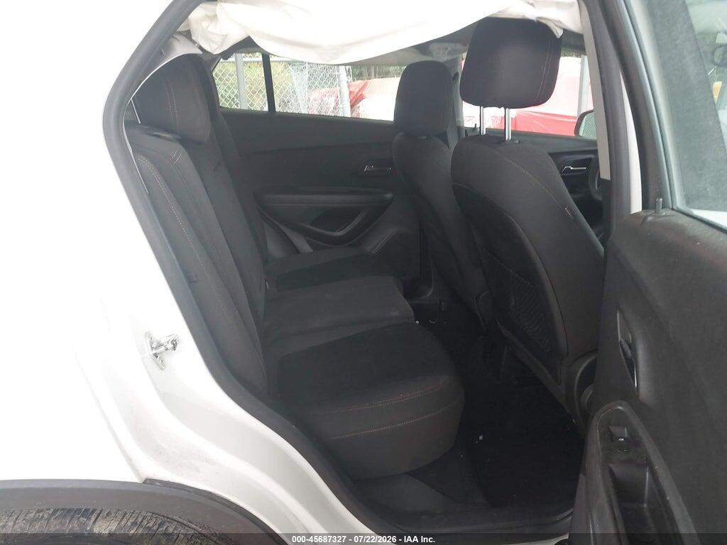 KL7CJKSB8JB570559 2018 CHEVROLET TRAX photo no. 8