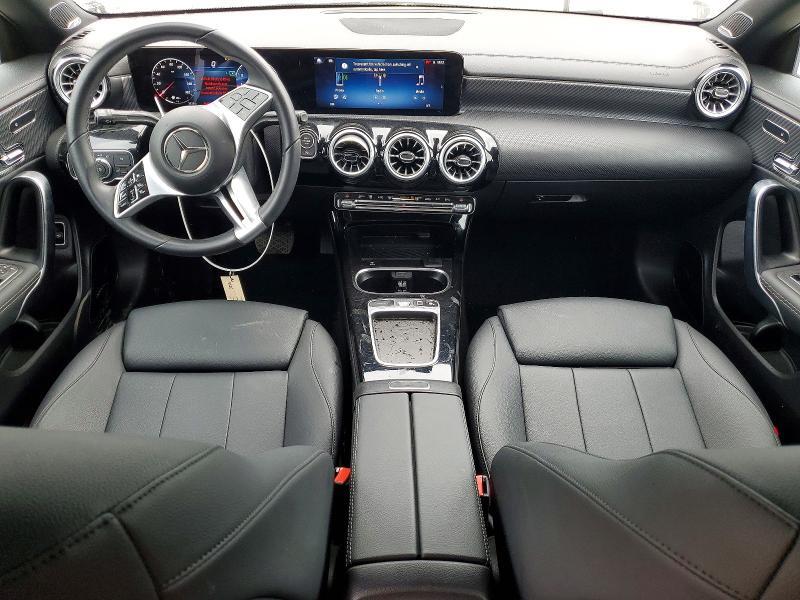 2025 MERCEDES-BENZ CLA 250 — Фото 8 из 12