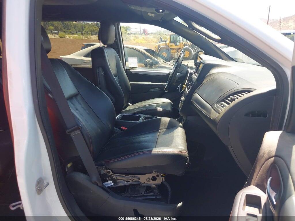 2C4RDGEG4HR690556 2017 DODGE GRAND CARAVAN photo no. 5