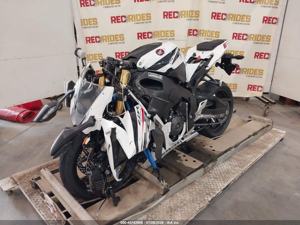 JH2SC7755TK900306 2026 HONDA CBR1000 photo no. 2