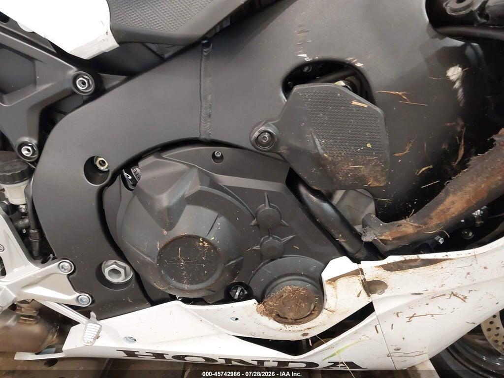 JH2SC7755TK900306 2026 HONDA CBR1000 photo no. 8