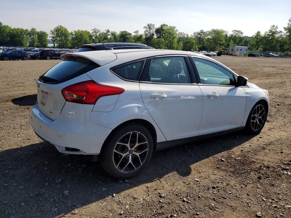 1FADP3M23HL207654 2017 FORD FOCUS photo no. 3
