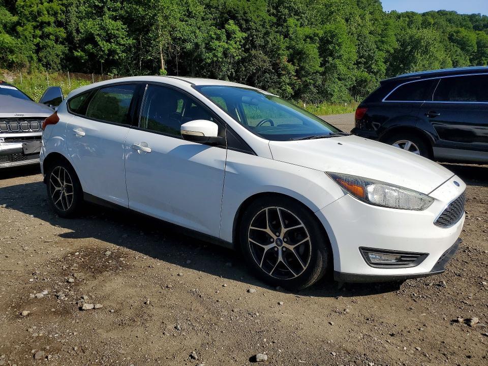 1FADP3M23HL207654 2017 FORD FOCUS photo no. 4