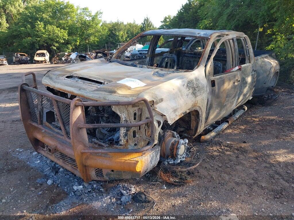 1GC4KTEY2SF228416 2025 CHEVROLET SILVERADO 3500HD photo no. 2