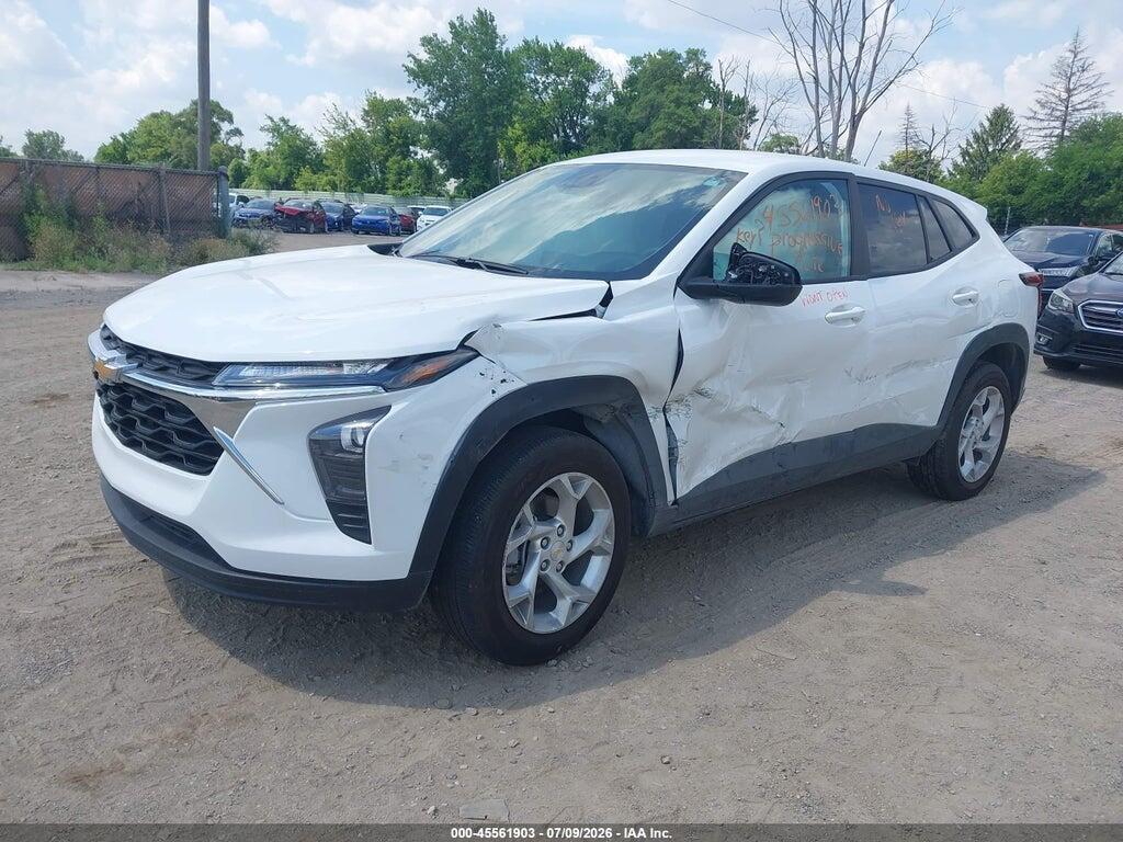 KL77LFEP8SC310877 2025 CHEVROLET TRAX photo no. 2