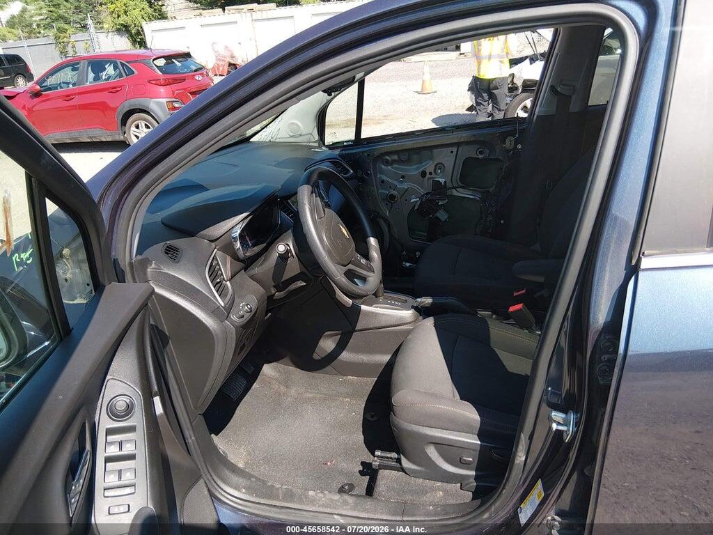 3GNCJPSB4JL301965 2018 CHEVROLET TRAX photo no. 5