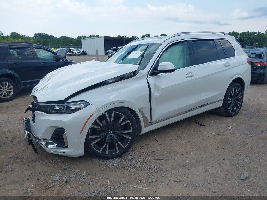 5UXCW2C09M9E40756 2021 BMW X7 photo no. 2