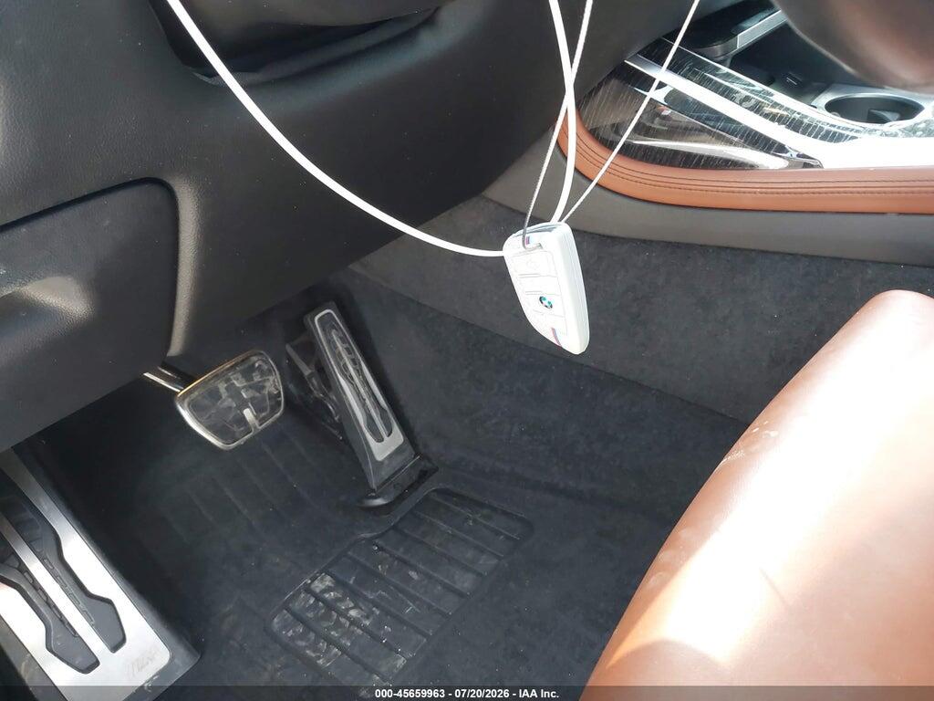 5UXCW2C04M9H78517 2021 BMW X7 photo no. 11