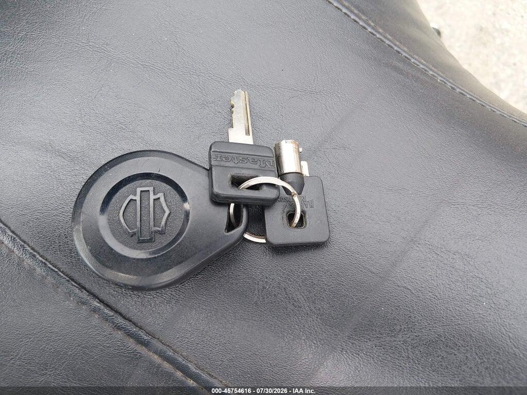 1HD1FC4168Y704089 2008 HARLEY-DAVIDSON FLHTCUI photo no. 11