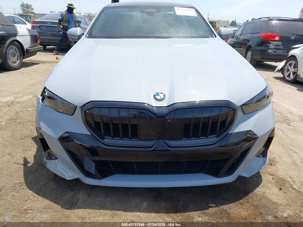 WBA43FJ0XRCP97103 2024 BMW 530I photo no. 12