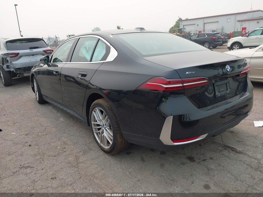 WBA63FJ02RCR15394 2024 BMW 540I photo no. 3