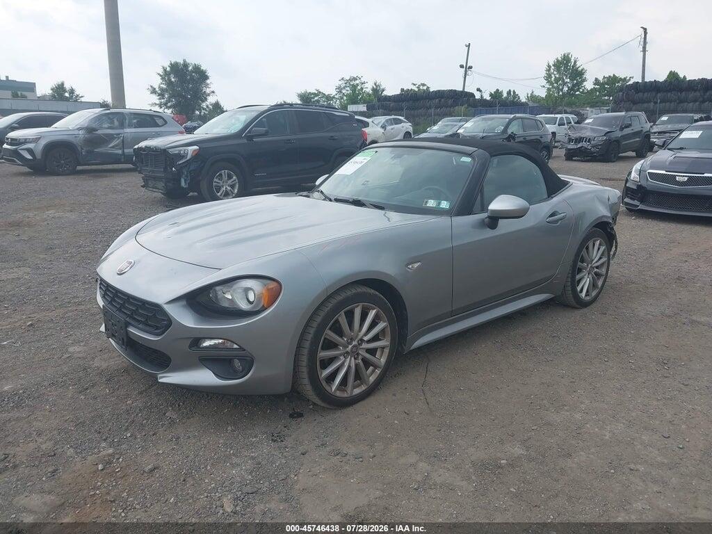JC1NFAEK1H0107054 2017 FIAT 124 SPIDER photo no. 2