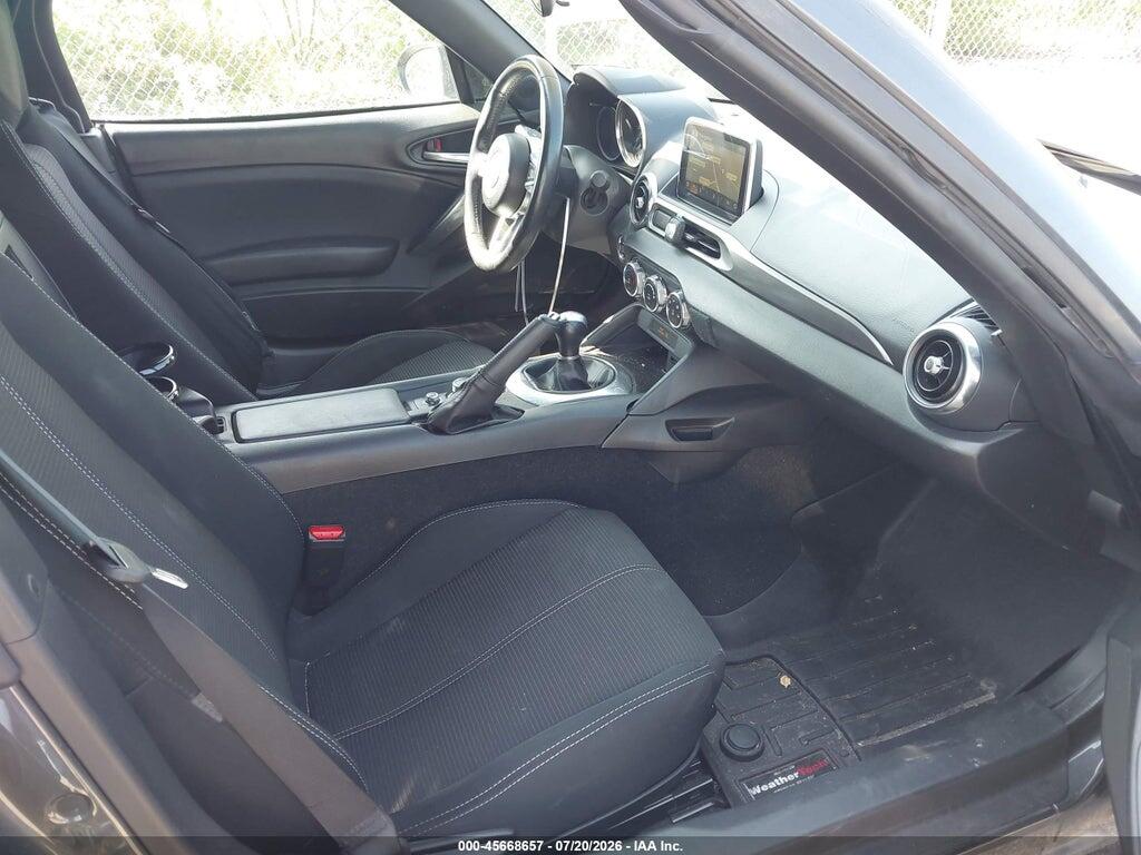 JC1NFAEK2H0127877 2017 FIAT 124 SPIDER photo no. 5