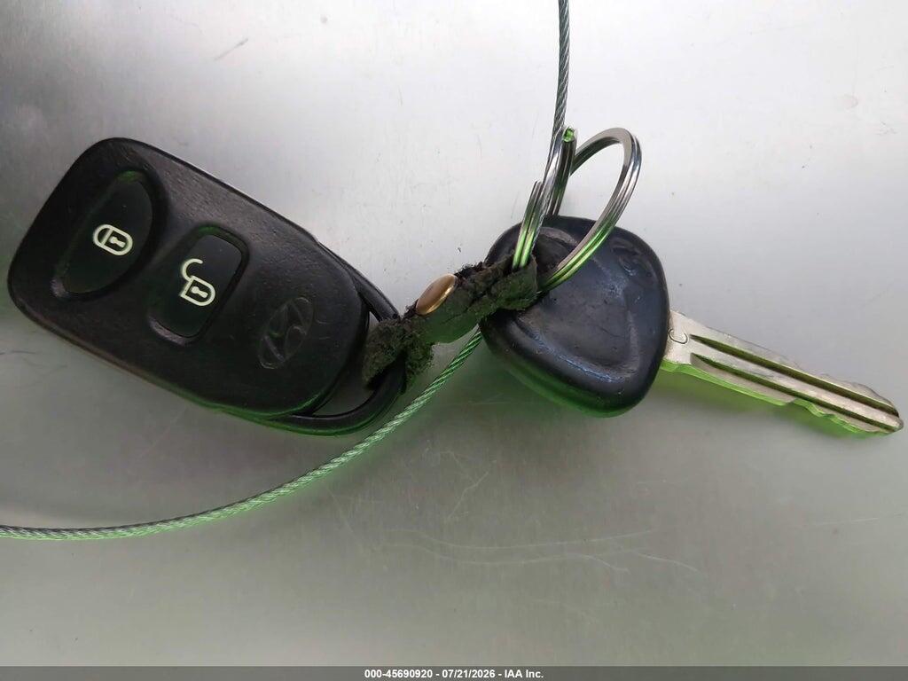 5NMSG3AB5AH335018 2010 HYUNDAI SANTA FE photo no. 11