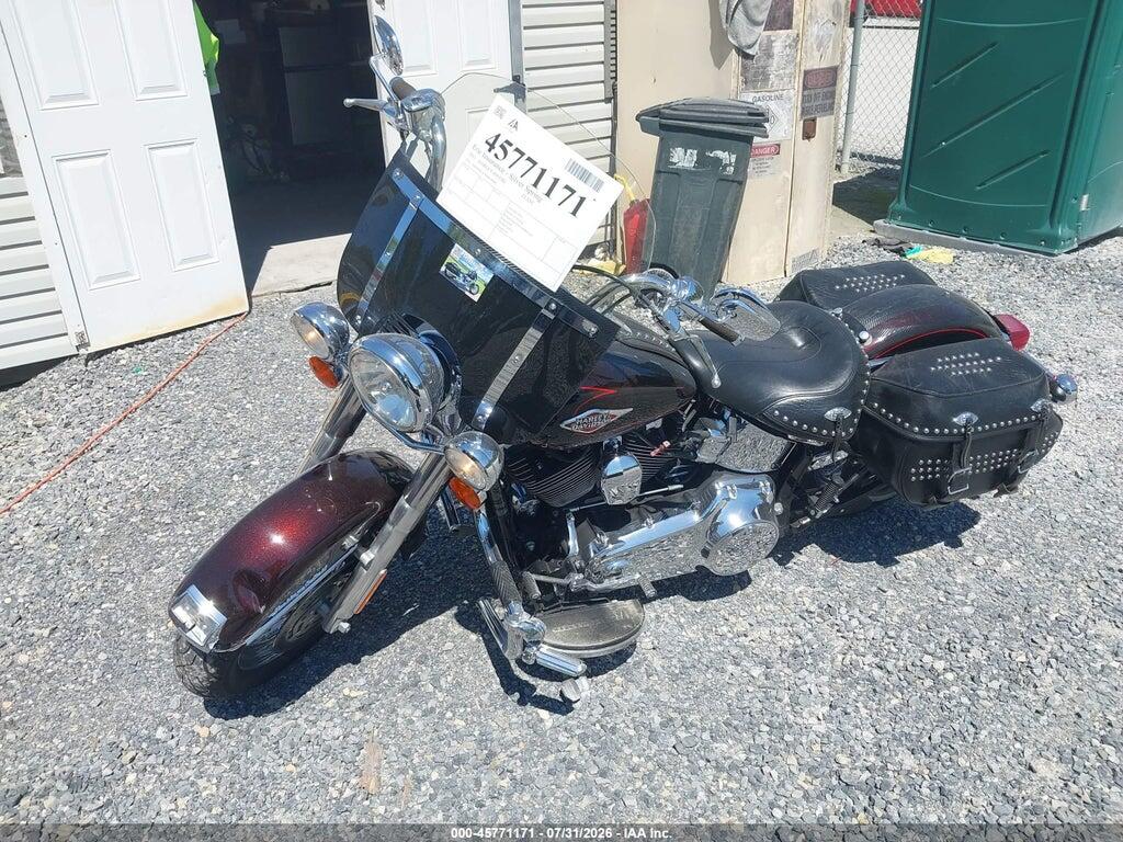 1HD1BW515BB028661 2011 HARLEY-DAVIDSON FLSTC photo no. 2