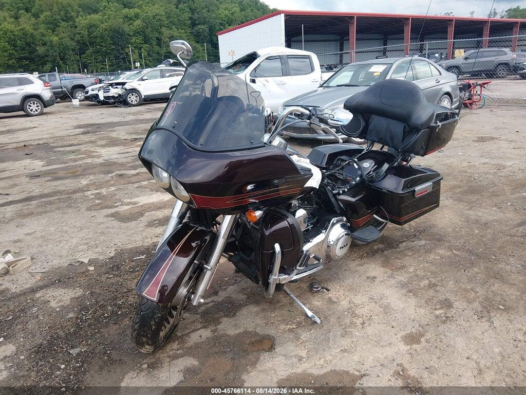 1HD1KGM18BB665373 2011 HARLEY-DAVIDSON FLTRU photo no. 2