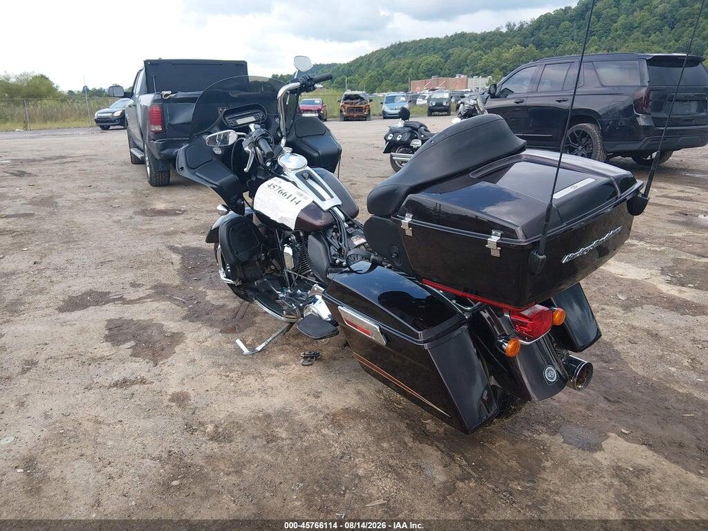 1HD1KGM18BB665373 2011 HARLEY-DAVIDSON FLTRU photo no. 3